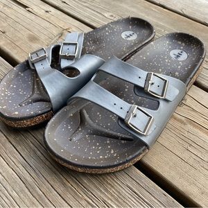 3/$25 || MINT Slip-On Sandals